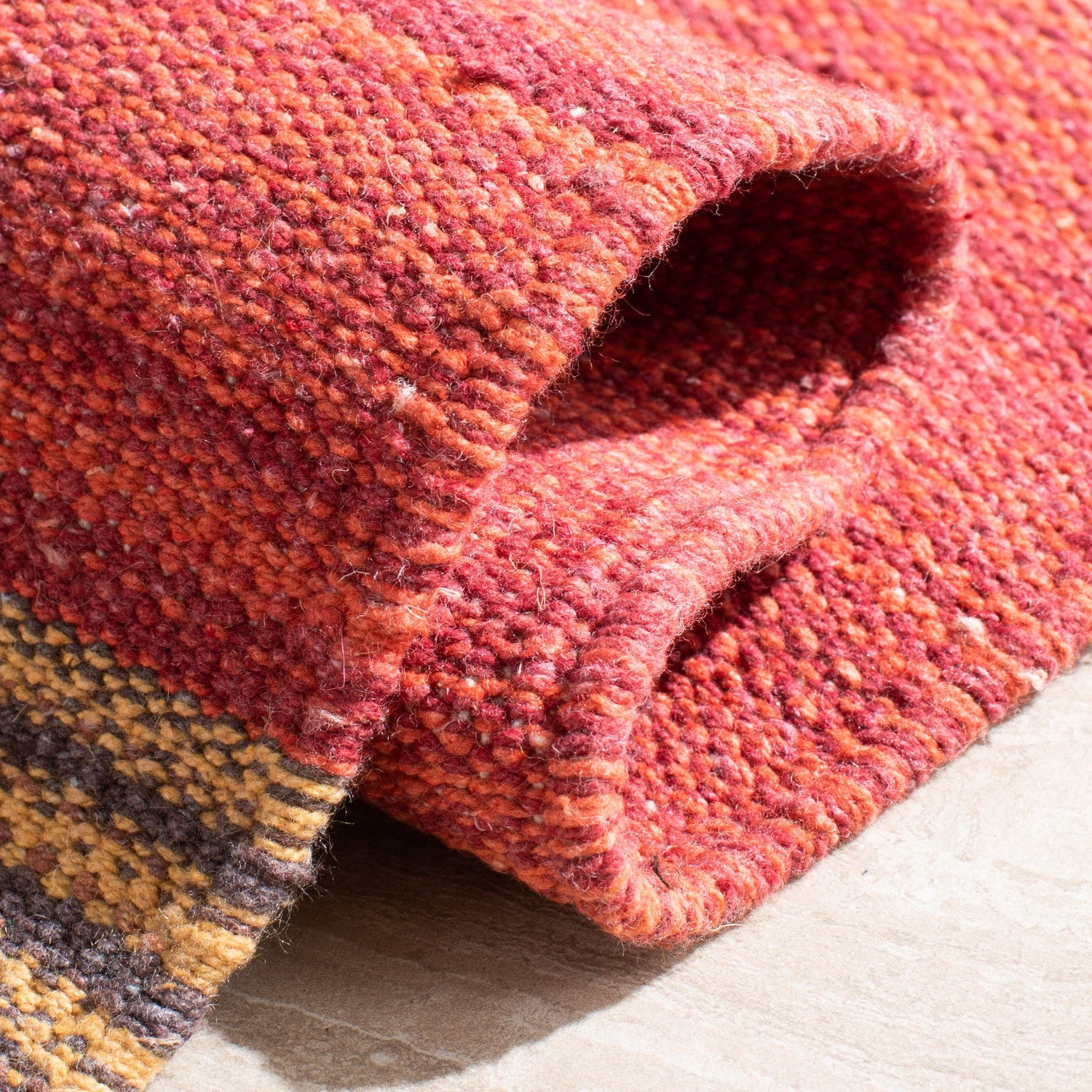 Safavieh Montauk Mtk552A Blue/Red Rugs.