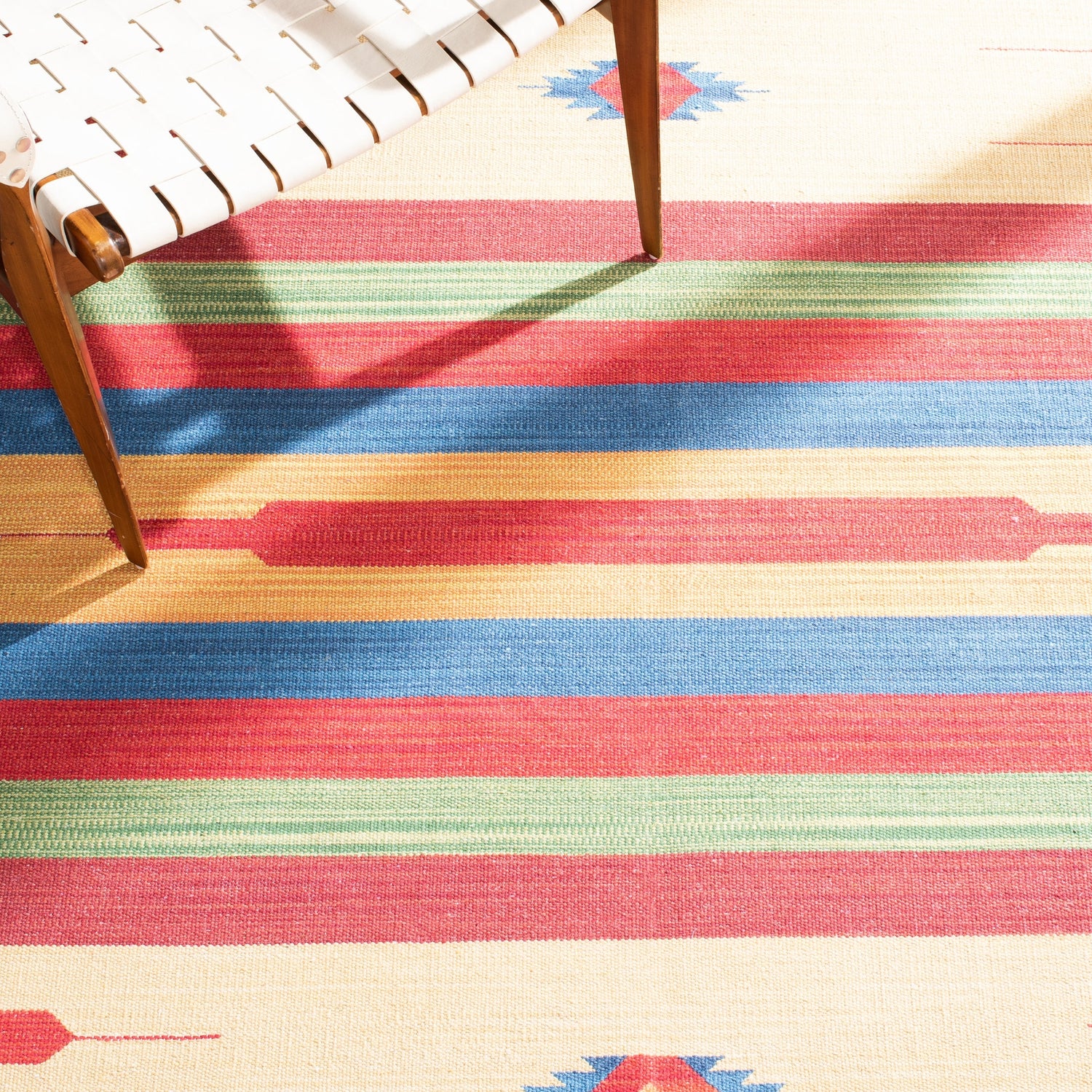 Safavieh Montauk Mtk554Q Red/Blue Rugs.