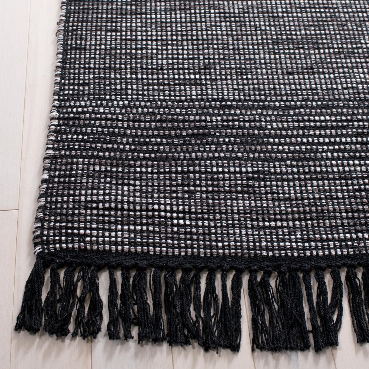 Safavieh Montauk Mtk620H Charcoal/Black Rugs.