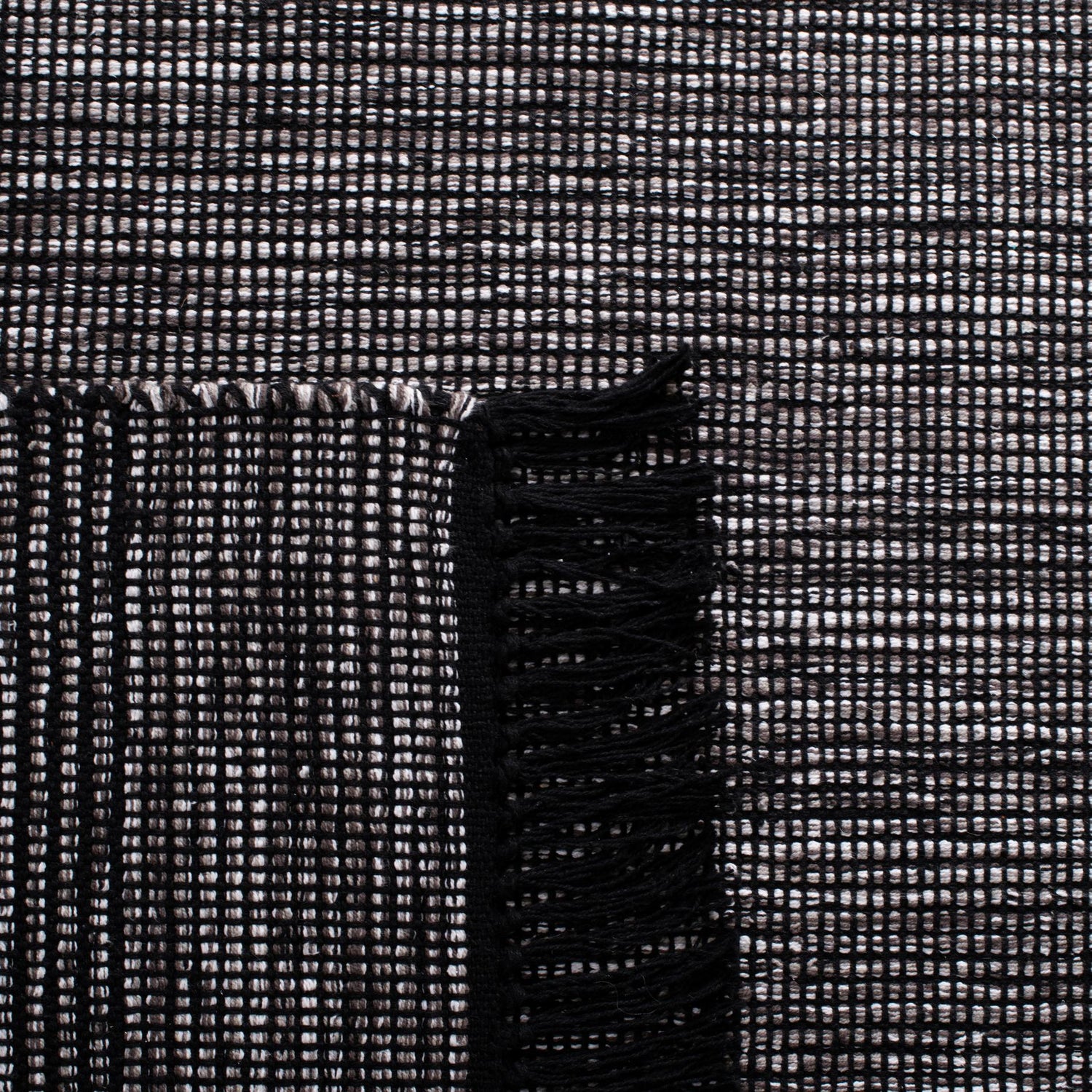 Safavieh Montauk Mtk620H Charcoal/Black Rugs.
