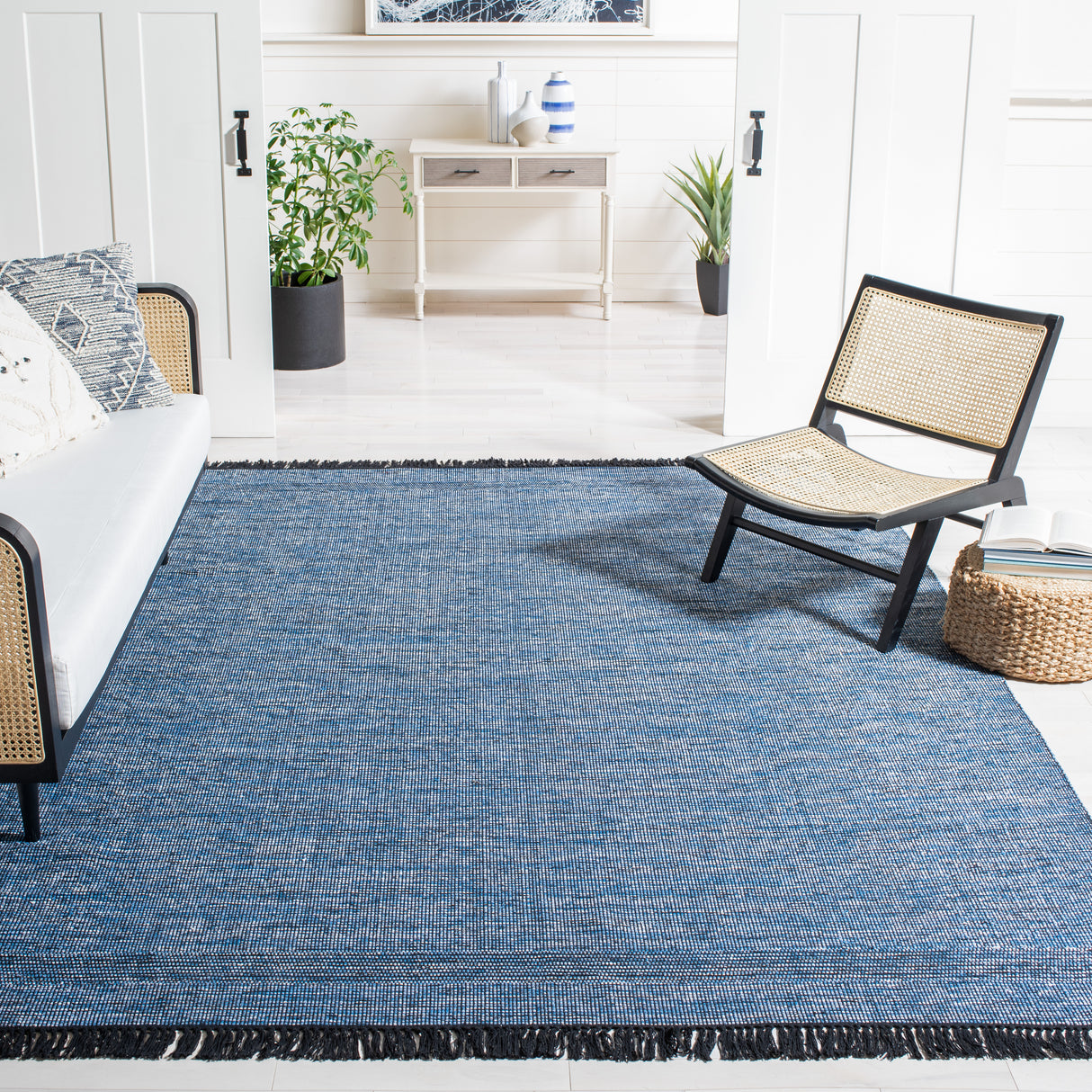 Safavieh Montauk Mtk620M Blue/Black Rugs.