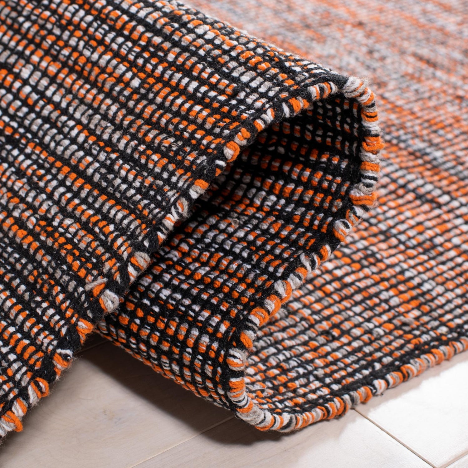 Safavieh Montauk Mtk620P Orange/Black Rugs.