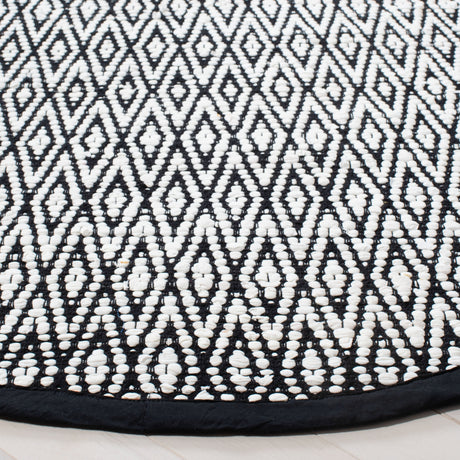 Safavieh Montauk Mtk621A Ivory/Black Rugs.