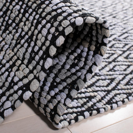 Safavieh Montauk Mtk621F Grey/Black Rugs.