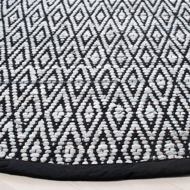Safavieh Montauk Mtk621F Grey/Black Rugs.
