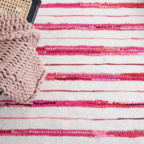 Safavieh Montauk Mtk623Q Red/Ivory Rugs.