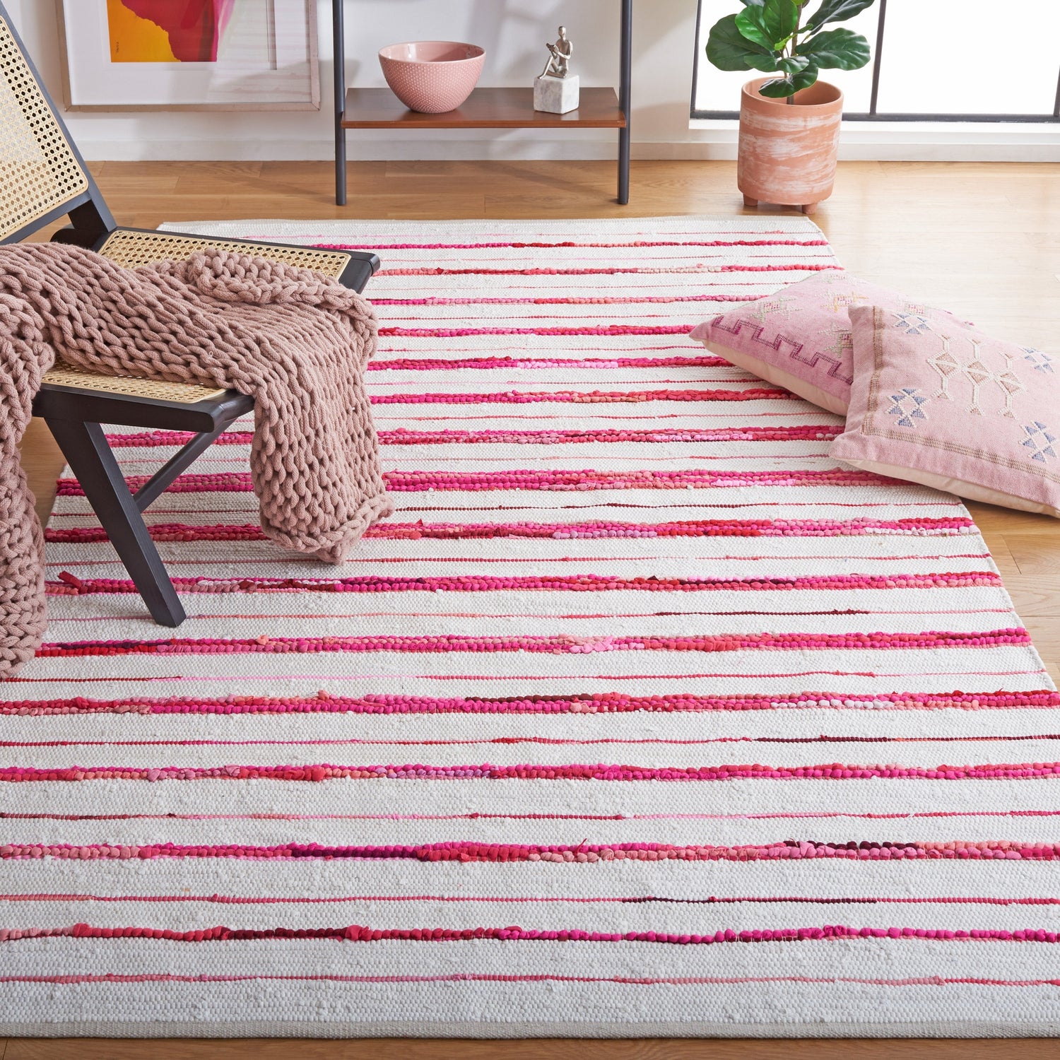 Safavieh Montauk Mtk623Q Red/Ivory Rugs.