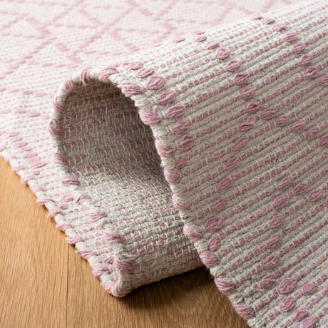Safavieh Montauk Mtk652U Pink/Ivory Rugs.