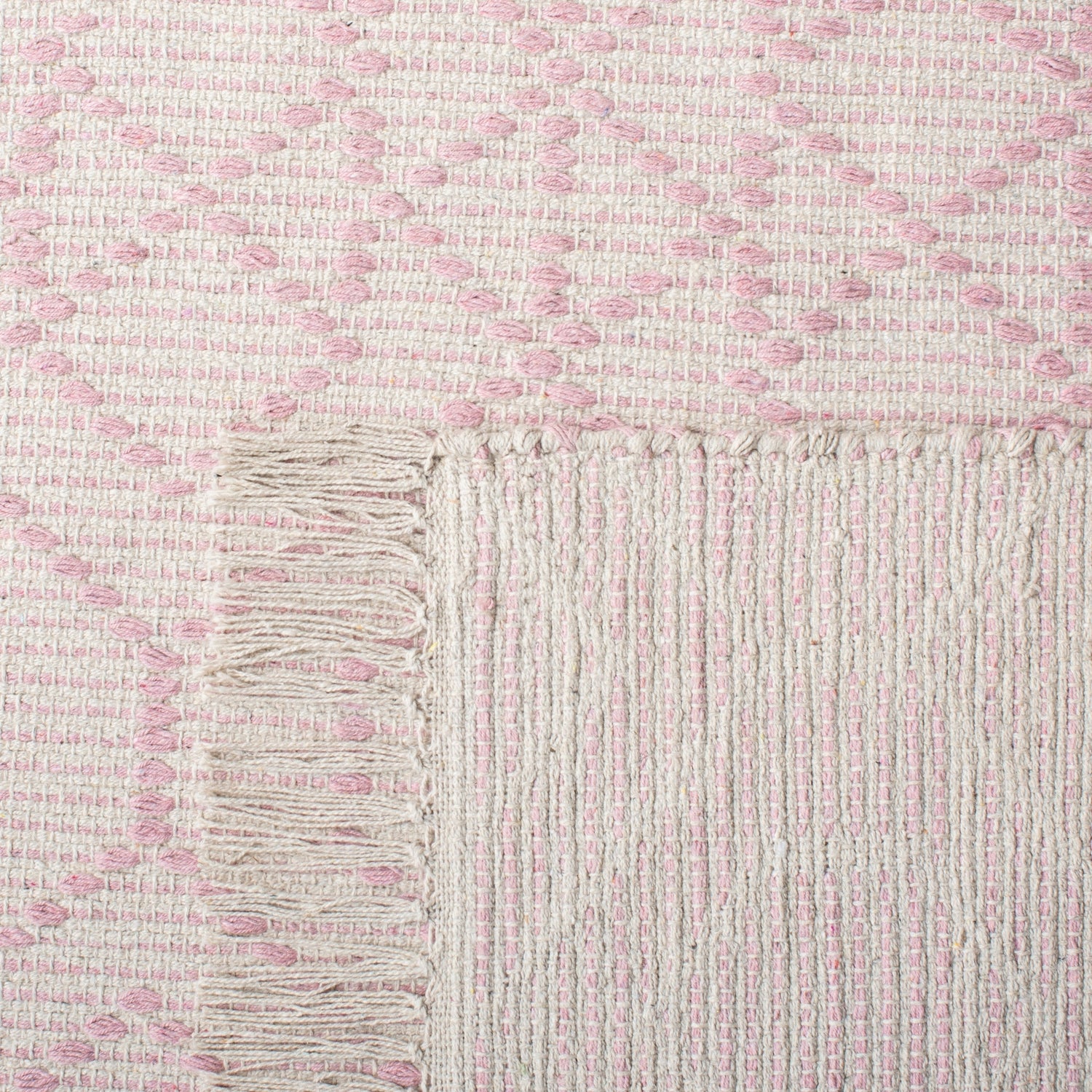 Safavieh Montauk Mtk652U Pink/Ivory Rugs.