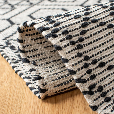 Safavieh Montauk Mtk652Z Black/Beige Rugs.