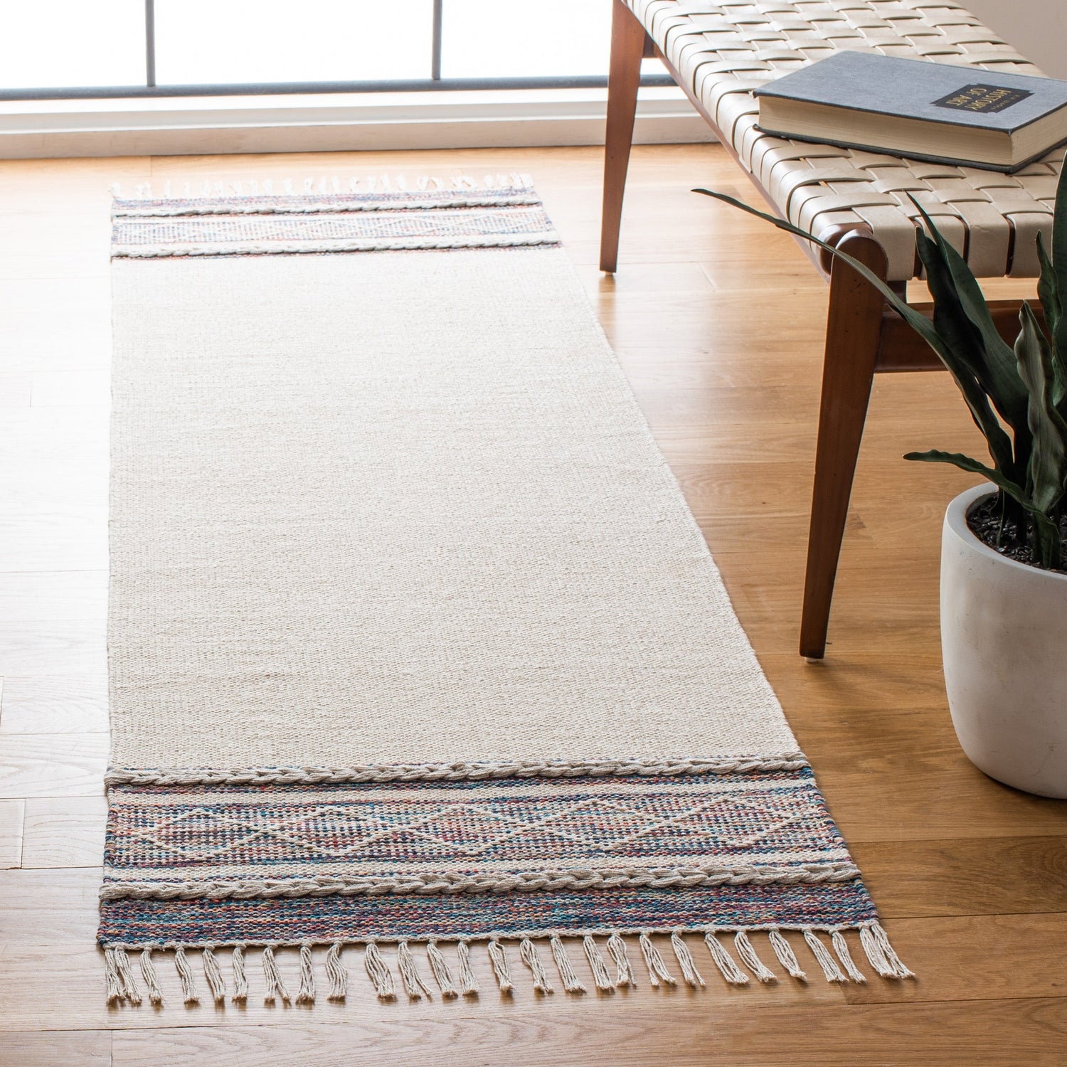 Safavieh Montauk Mtk653B Beige/Blue Rugs.