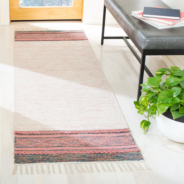 Safavieh Montauk Mtk653U Pink/Beige Rugs.