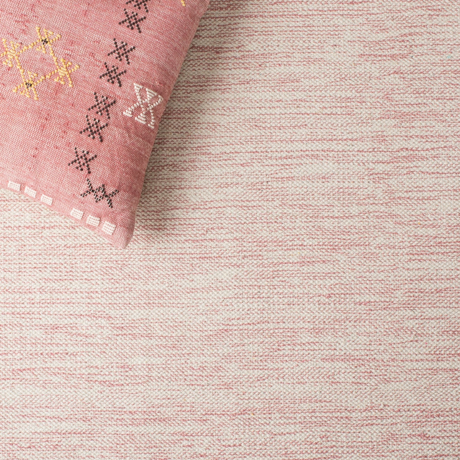 Safavieh Montauk Mtk653U Pink/Beige Rugs.
