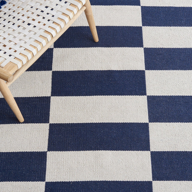 Safavieh Montauk Mtk705N Navy/Ivory Rug.