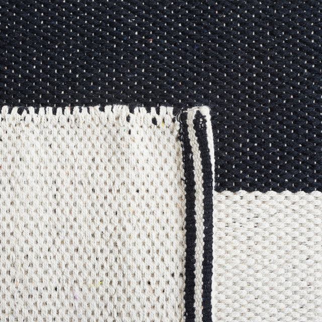 Safavieh Montauk Mtk705Z Black/Ivory Rug.