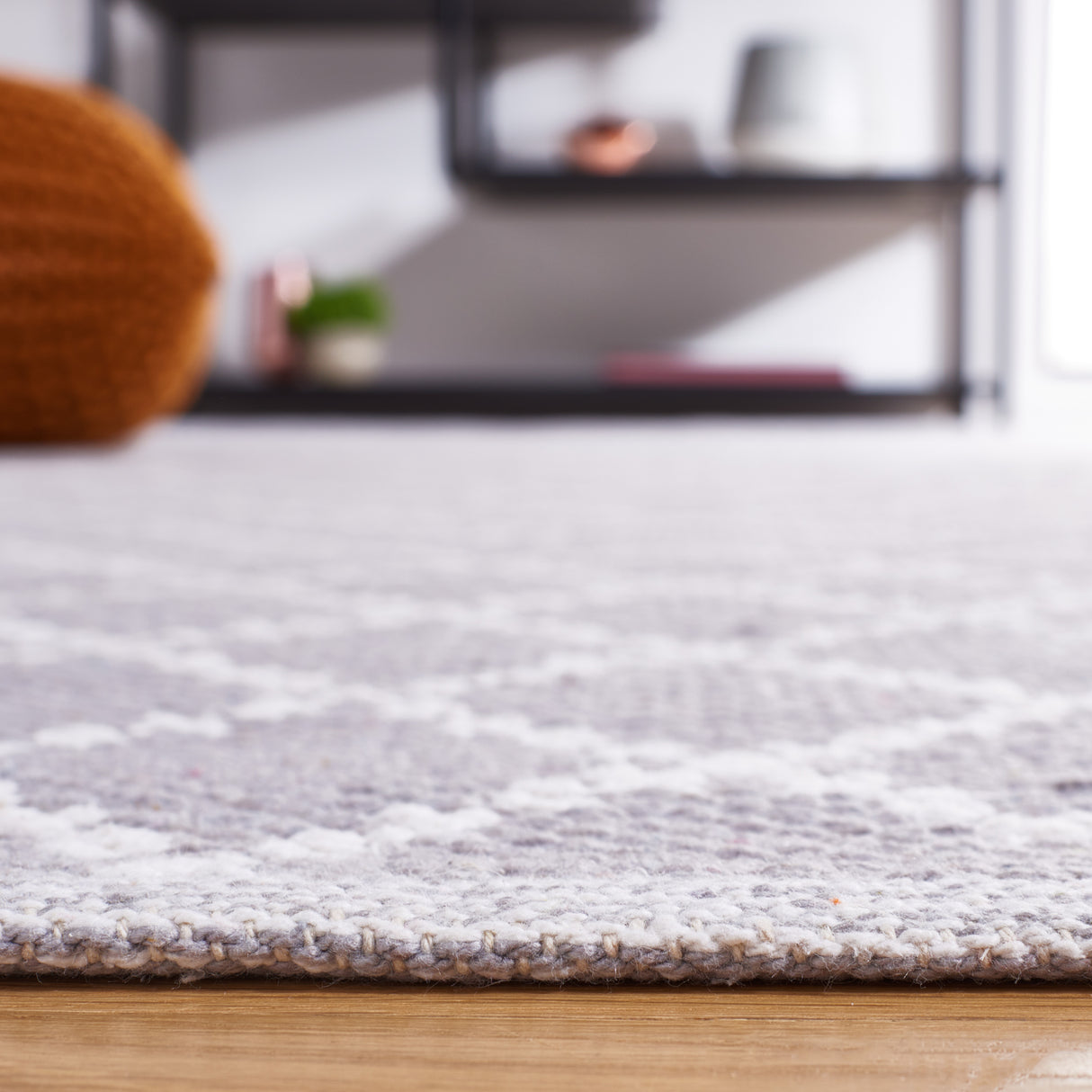 Safavieh Montauk Mtk706G Light Grey/Ivory Rug.