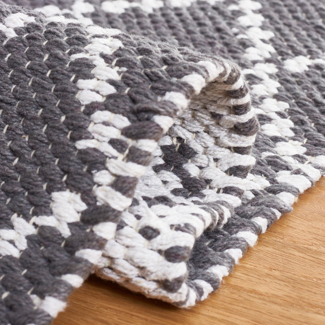 Safavieh Montauk Mtk706H Black/Ivory Rug.