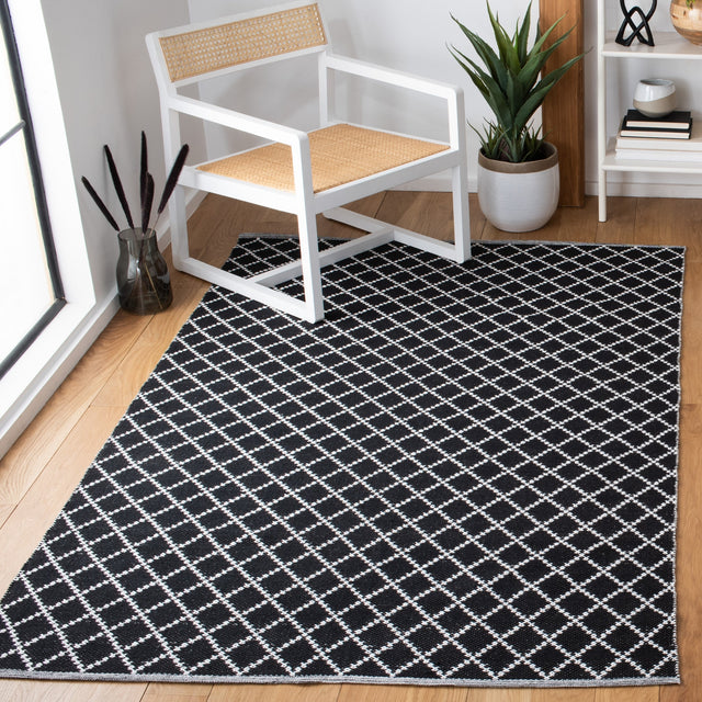 Safavieh Montauk Mtk706Z Black/Ivory Rug.