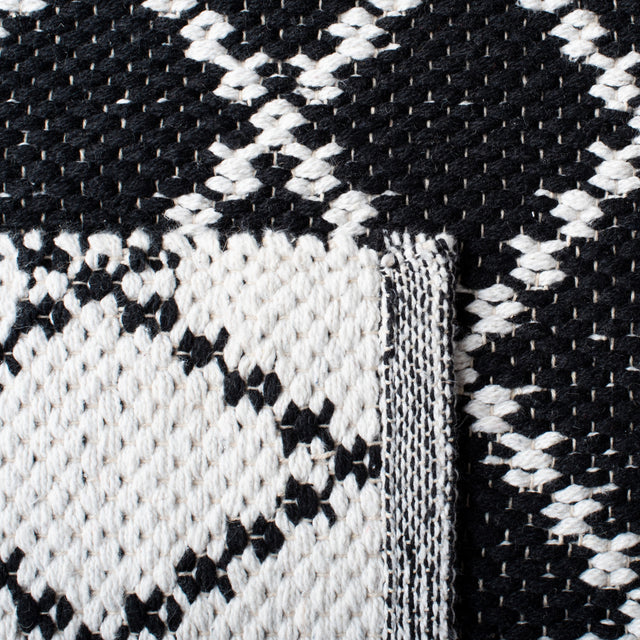 Safavieh Montauk Mtk706Z Black/Ivory Rug.