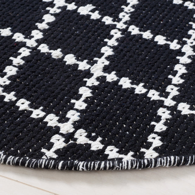 Safavieh Montauk Mtk706Z Black/Ivory Rug.