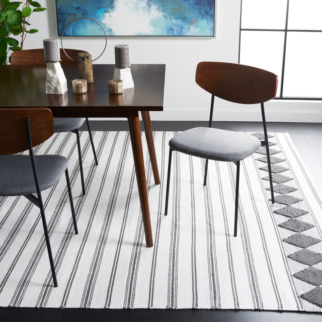 Safavieh Montauk Mtk708H Dark Grey/Ivory Rug.