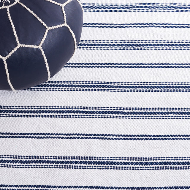 Safavieh Montauk Mtk708N Navy/Ivory Rug.