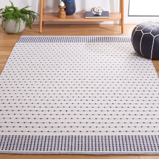 Safavieh Montauk Mtk714N Navy/Ivory Rug.
