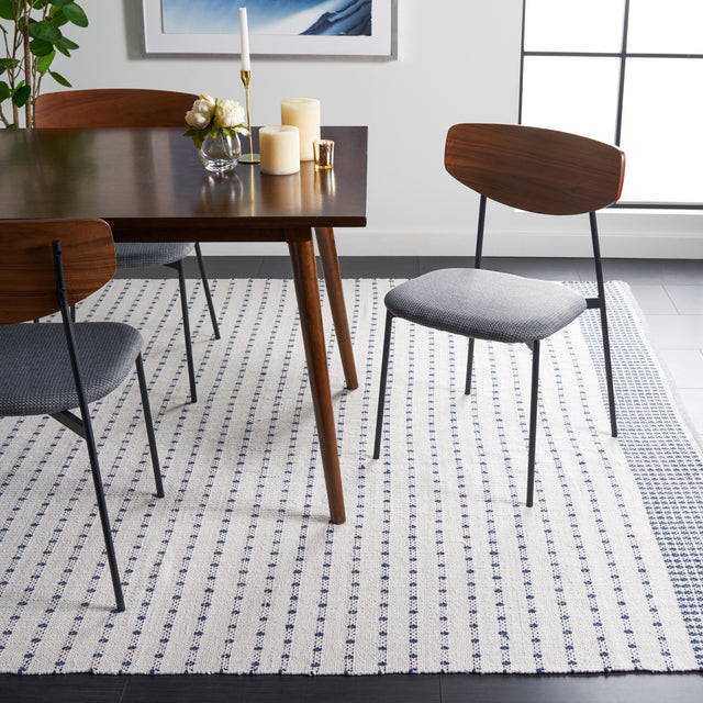 Safavieh Montauk Mtk714N Navy/Ivory Rug.