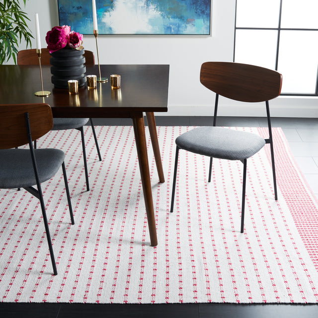 Safavieh Montauk Mtk714Q Red/Ivory Rug.