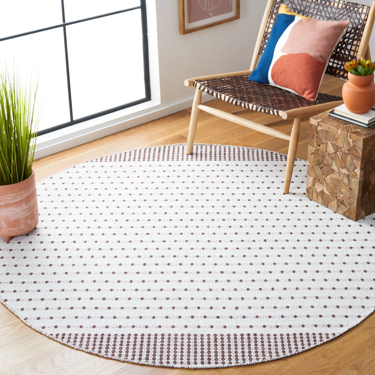 Safavieh Montauk Mtk714T Brown/Ivory Rug.