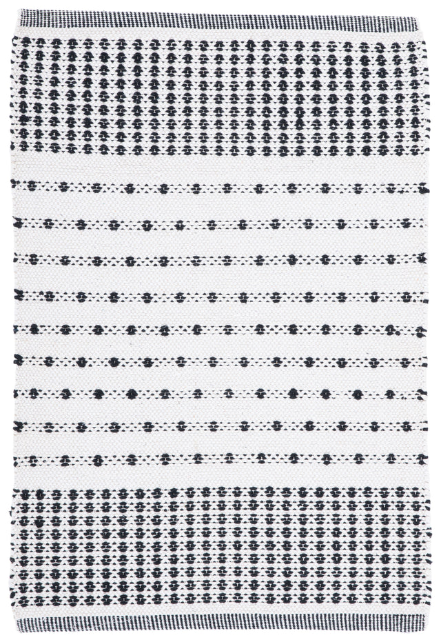 Safavieh Montauk Mtk714Z Black/Ivory Rug.