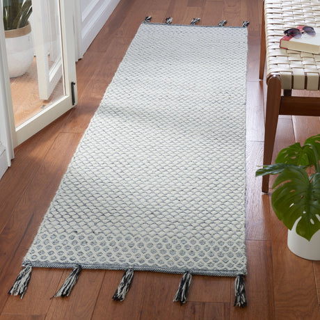 Safavieh Montauk Mtk813A Ivory/Black Rugs.