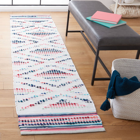 Safavieh Montauk Mtk816A Ivory/Black Rugs.