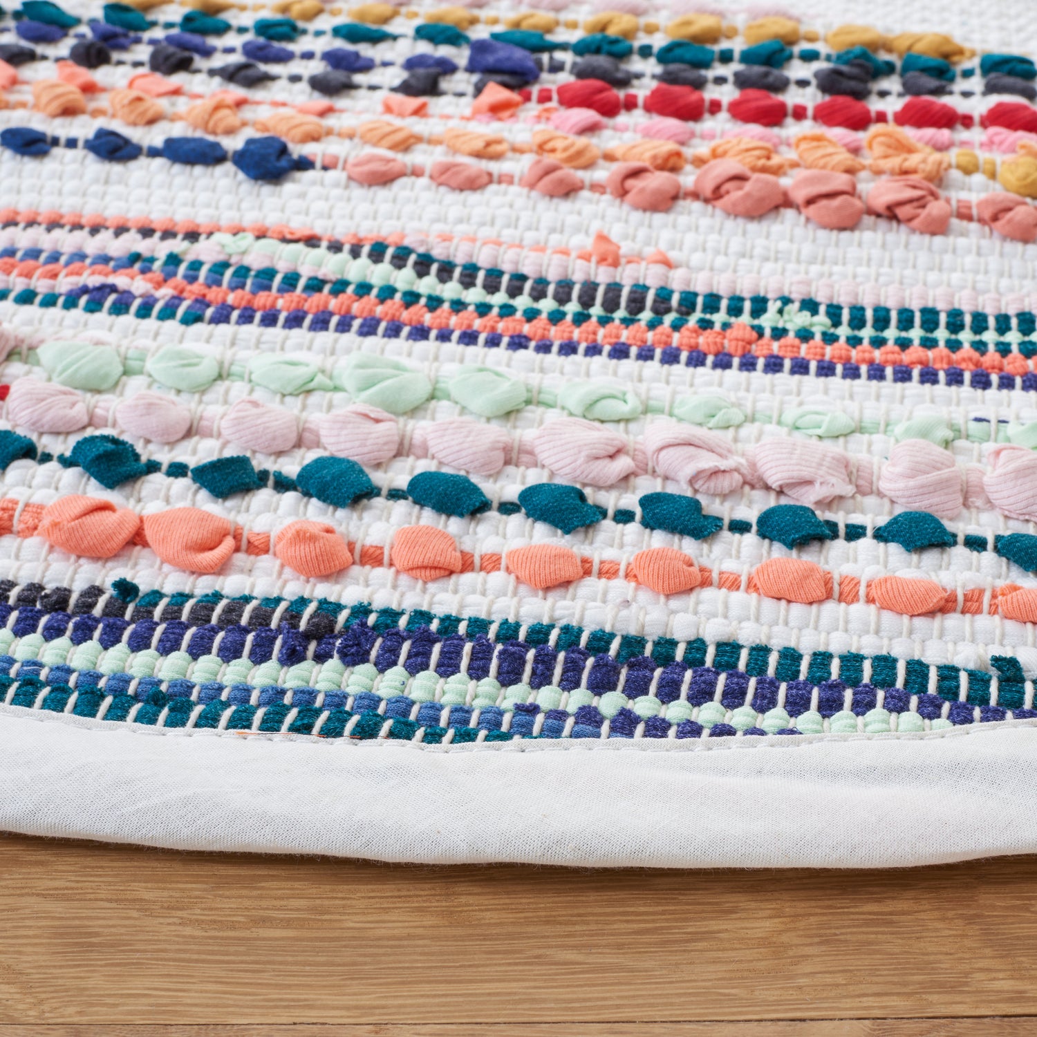 Safavieh Montauk Mtk816A Ivory/Black Rugs.