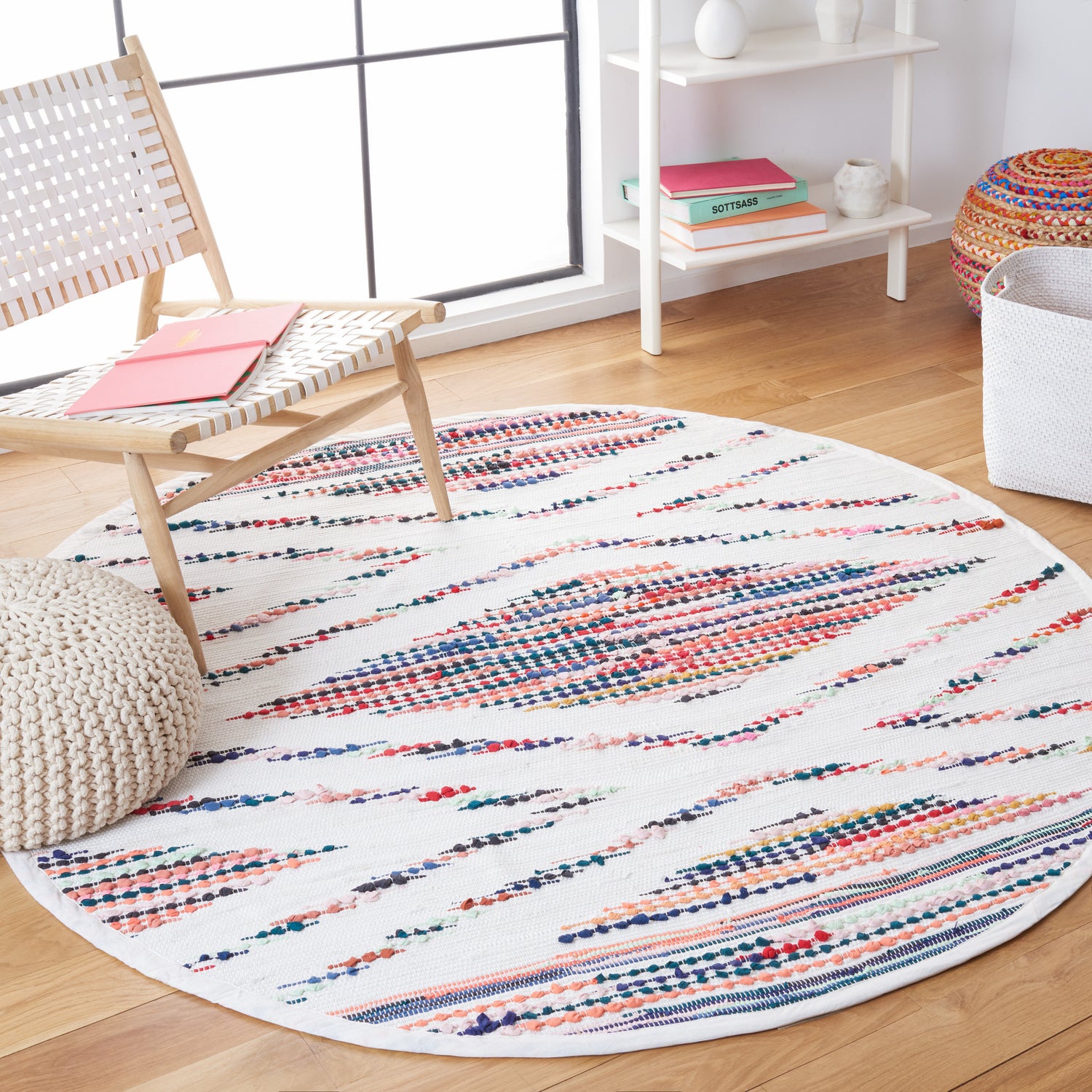 Safavieh Montauk Mtk816A Ivory/Black Rugs.