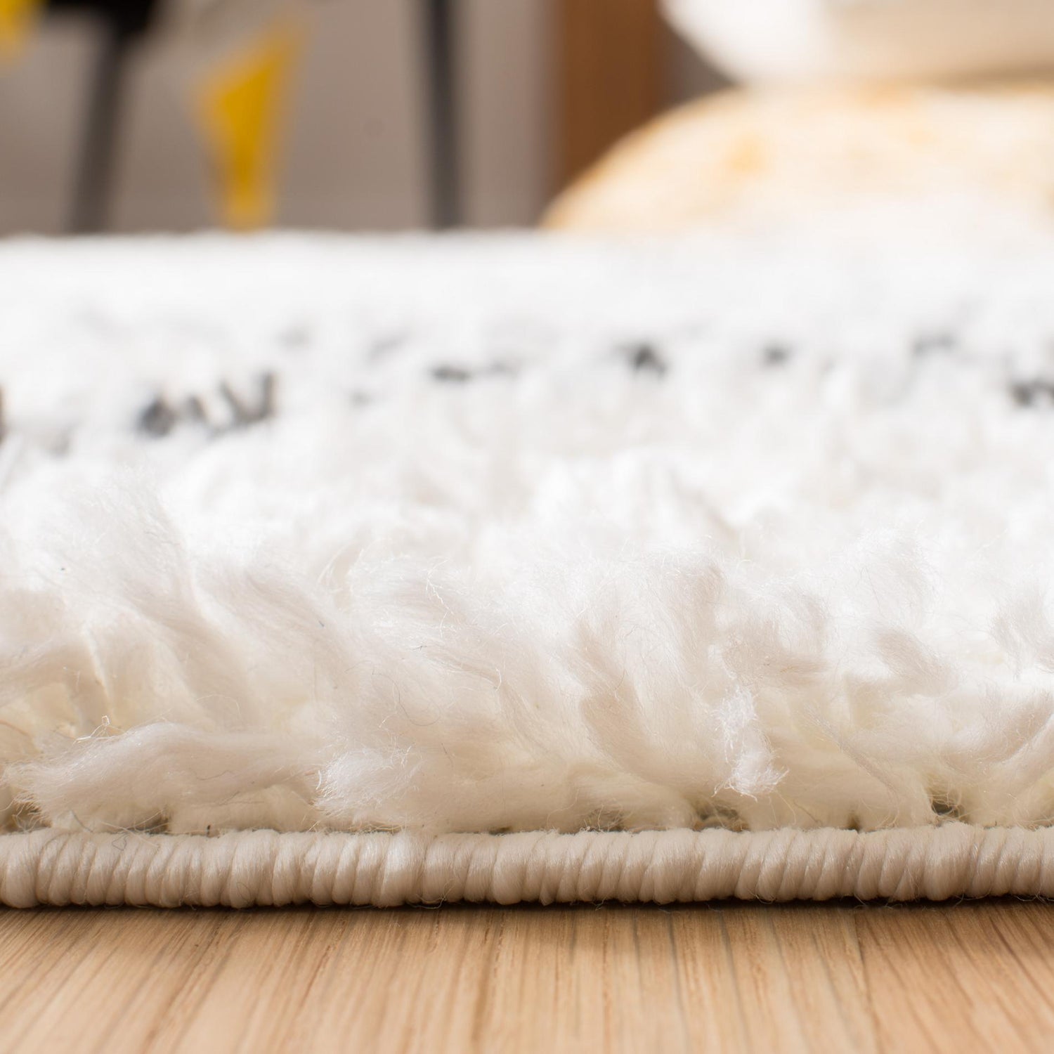 Safavieh Moroccan Tassel Shag Mts335A Ivory/Dark Grey Rug.