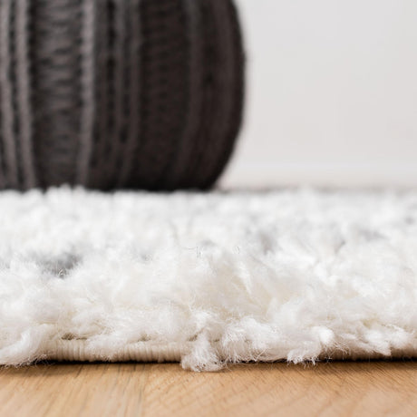 Safavieh Moroccan Tassel Shag Mts335B Ivory/Light Grey Rug.