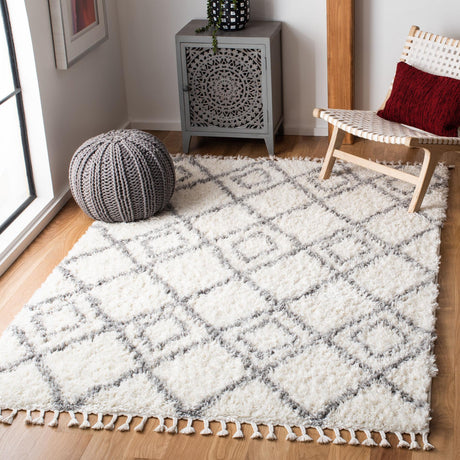Safavieh Moroccan Tassel Shag Mts335B Ivory/Light Grey Rug.