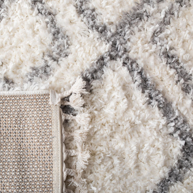 Safavieh Moroccan Tassel Shag Mts335B Ivory/Light Grey Rug.