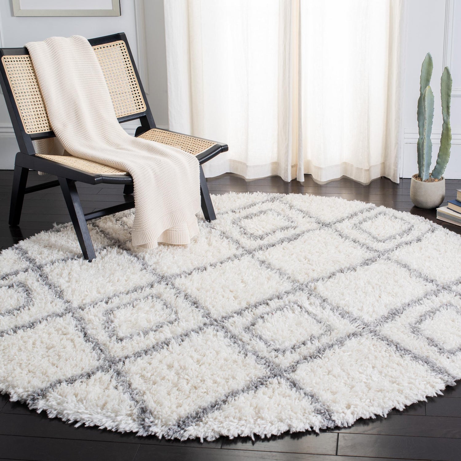 Safavieh Moroccan Tassel Shag Mts335B Ivory/Light Grey Rug.