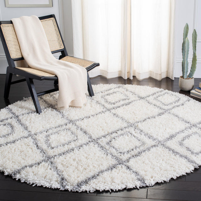 Safavieh Moroccan Tassel Shag Mts335B Ivory/Light Grey Rug.