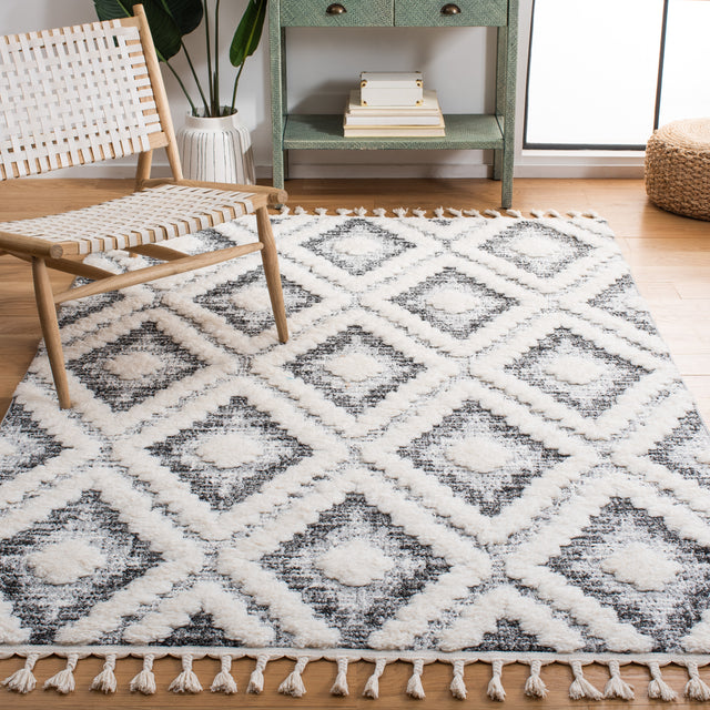 Safavieh Moroccan Tassel Shag Mts610A Ivory/Grey Rug.
