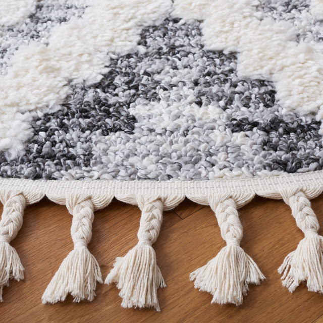 Safavieh Moroccan Tassel Shag Mts610A Ivory/Grey Rug.