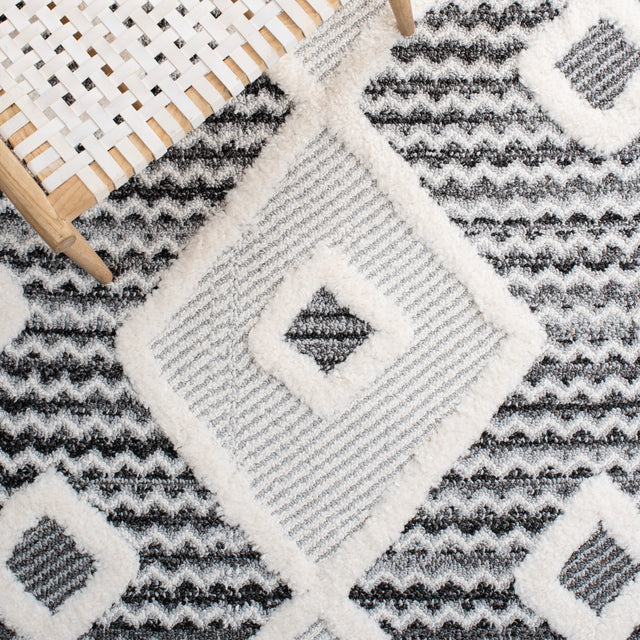 Safavieh Moroccan Tassel Shag Mts612F Grey/Ivory Rug.