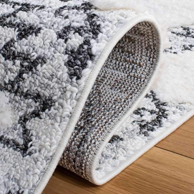 Safavieh Moroccan Tassel Shag Mts616A Ivory/Grey Rug.