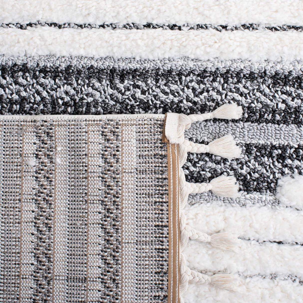Safavieh Moroccan Tassel Shag Mts622F Dark Grey/Ivory Rug.