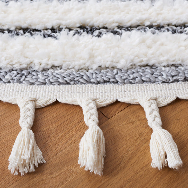 Safavieh Moroccan Tassel Shag Mts622F Dark Grey/Ivory Rug.