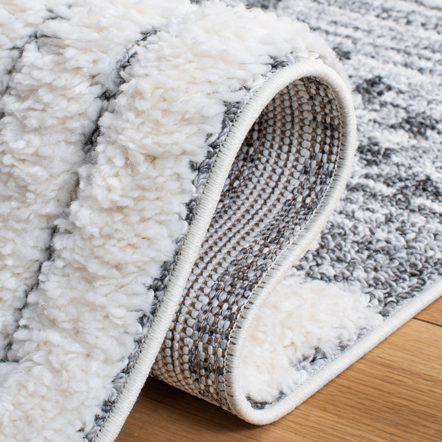 Safavieh Moroccan Tassel Shag Mts624F Grey/Ivory Rug.