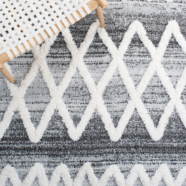 Safavieh Moroccan Tassel Shag Mts626F Grey/Ivory Rug.