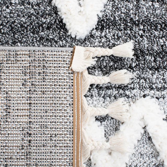 Safavieh Moroccan Tassel Shag Mts626F Grey/Ivory Rug.